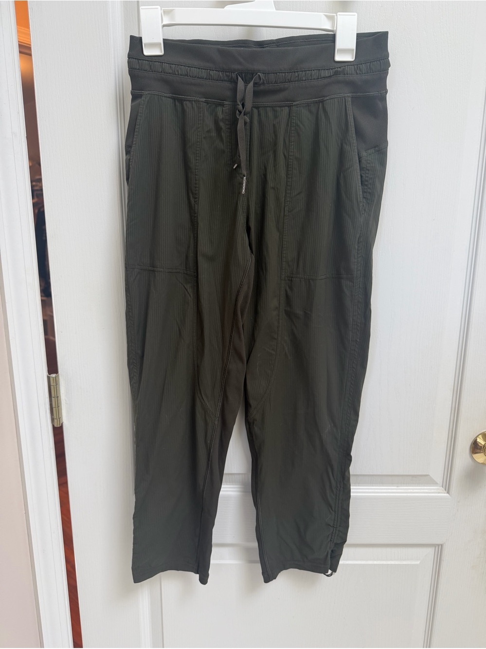 Lululemon dance studio ankle pant